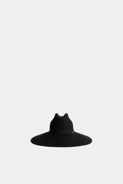 Hat-Titude Hat