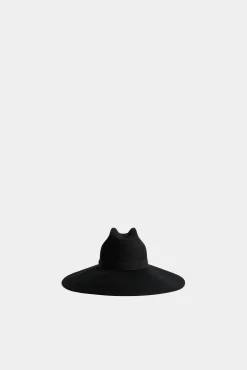 Hat-Titude Hat